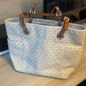 Michael kors tote